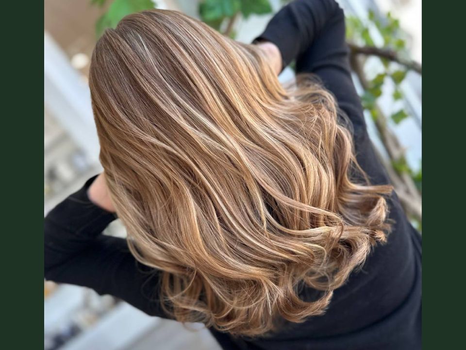 Lived-In Blonde Waves